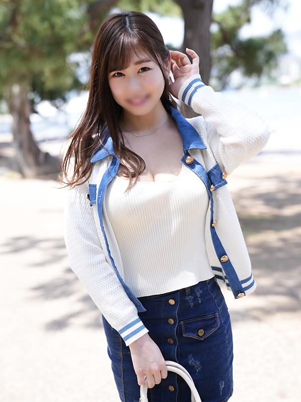 【有码】FC2-3847110 【個撮·中出し】